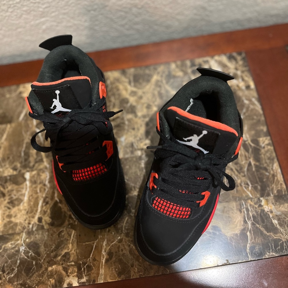 Red thunder jordan 4s size US 5.5 - bought the wrong size mint condition.
